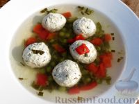 Фото приготовления рецепта: Суп с фрикадельками, щавелем и зелёным горошком - шаг №14