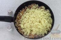 Фото приготовления рецепта: Запеканка из макарон с фаршем и соусом бешамель - шаг №7