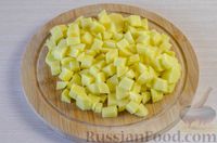 Фото приготовления рецепта: Картофельно-капустные котлеты с моцареллой - шаг №2