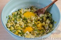 Фото приготовления рецепта: Картофельно-капустные котлеты с моцареллой - шаг №10