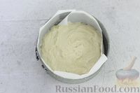 Фото приготовления рецепта: Заливной пирог с беконом, сыром и зеленью - шаг №10