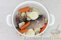 Фото приготовления рецепта: Суп со щавелем и овощами на рыбном бульоне - шаг №3