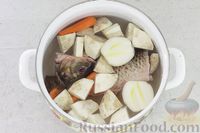 Фото приготовления рецепта: Суп со щавелем и овощами на рыбном бульоне - шаг №4