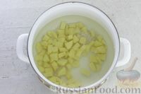 Фото приготовления рецепта: Суп с фрикадельками, кабачками и рисом - шаг №3