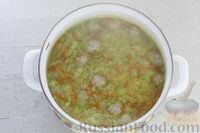 Фото приготовления рецепта: Суп с фрикадельками, кабачками и рисом - шаг №13