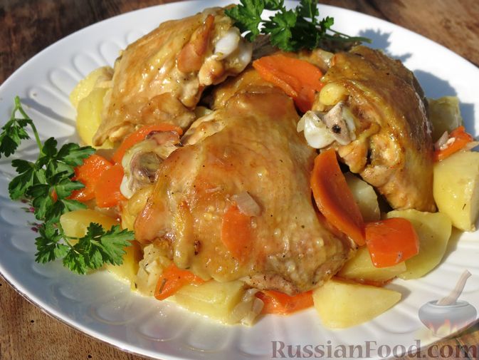 Куриные бедра с картошкой в духовке - рецепт с фото на фотодетки.рф