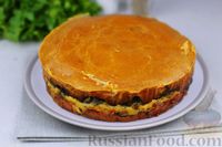 Фото приготовления рецепта: Заливной пирог с беконом, сыром и зеленью - шаг №17