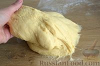 Фото приготовления рецепта: Пасхальный кулич-плетёнка из венского теста - шаг №11