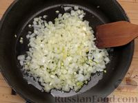 Фото приготовления рецепта: Красный борщ с индейкой, шпинатом и молодой капустой - шаг №6