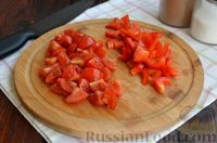 Фото приготовления рецепта: Кускус с грибами, овощами и копчёной колбасой, на сковороде - шаг №5