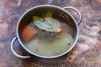 Фото приготовления рецепта: Запеканка из лапши, тунца, грибов и зелёного горошка в сливочно-сырном соусе - шаг №2
