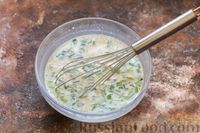 Фото приготовления рецепта: Запеканка из лапши, тунца, грибов и зелёного горошка в сливочно-сырном соусе - шаг №7
