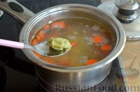 Фото приготовления рецепта: Куриный суп с фасолью и клёцками - шаг №9