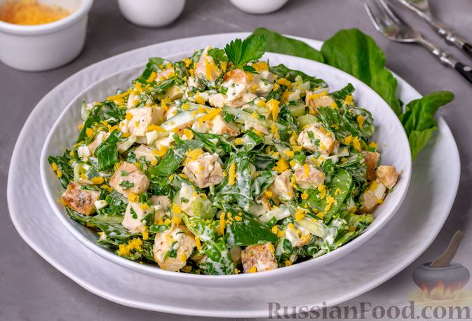 Слоеный салат с курицей, яйцом и овощами – пошаговый рецепт приготовления с фото