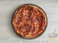 Фото приготовления рецепта: Слоёный киш с грибами, колбасой и помидорами - шаг №15