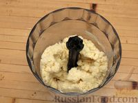Фото приготовления рецепта: Песочный пирог "Мазурек" со сливовым повидлом - шаг №7