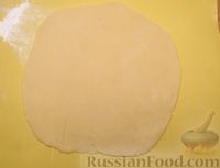 Фото приготовления рецепта: Песочный пирог "Мазурек" со сливовым повидлом - шаг №9