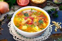 Фото к рецепту: Пряный гороховый суп с курицей, овощами и мятой