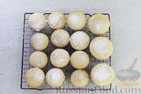Фото приготовления рецепта: Сливочно-карамельные сдобные кексы с цукатами и изюмом - шаг №24