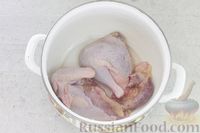Фото приготовления рецепта: Куриный суп со щавелем, стручковой фасолью и кукурузой - шаг №2