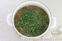 Фото приготовления рецепта: Куриный суп со щавелем, стручковой фасолью и кукурузой - шаг №8