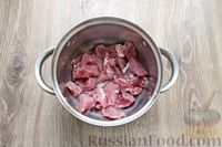 Фото приготовления рецепта: Рассольник со свининой, рисом и сметаной - шаг №2