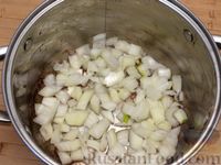 Фото приготовления рецепта: Рагу из говядины с капустой, морковью и сельдереем - шаг №5