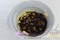Фото приготовления рецепта: Кекс "Весенний" с сухофруктами и лимонной глазурью - шаг №11