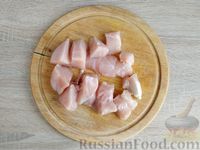 Фото приготовления рецепта: Слоёный салат с рыбными консервами, картофелем, огурцами и яйцами - шаг №16