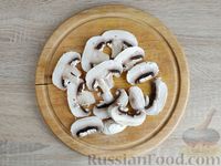 Фото приготовления рецепта: Мясные тефтели с грибами в сливочном соусе - шаг №6