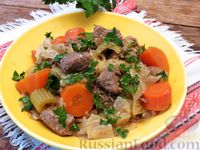 Фото приготовления рецепта: Рагу из говядины с капустой, морковью и сельдереем - шаг №12