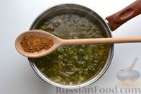 Фото приготовления рецепта: Куриный суп с молодой капустой, помидорами, сладким перцем и шпинатом - шаг №14
