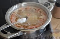 Фото приготовления рецепта: Суп с мясными фрикадельками, кабачками и помидорами - шаг №10