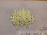 Фото приготовления рецепта: Кролик, тушенный с картофелем и оливками в вине (в духовке) - шаг №5