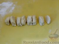 Фото приготовления рецепта: Песочное печенье "Бананы" на сметане - шаг №9