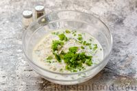 Фото приготовления рецепта: Закусочные маффины из вермишели, с ветчиной и сыром - шаг №5