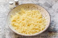 Фото приготовления рецепта: Закусочные маффины из вермишели, с ветчиной и сыром - шаг №11