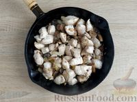 Фото приготовления рецепта: Запеканка-жюльен с куриным филе, грибами и цветной капустой - шаг №10