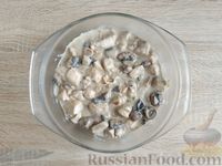Фото приготовления рецепта: Запеканка-жюльен с куриным филе, грибами и цветной капустой - шаг №15