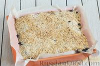Фото приготовления рецепта: Песочные пирожные с овсяными хлопьями, шоколадом и кокосовой стружкой - шаг №7