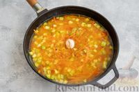 Фото приготовления рецепта: Рис с кабачками и помидорами (на сковороде) - шаг №10