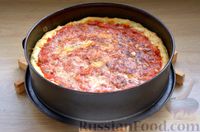 Фото приготовления рецепта: "Глубокая" пицца по-чикагски - шаг №20