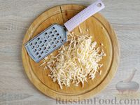 Фото приготовления рецепта: Макароны с тушёнкой, помидорами и сыром - шаг №17