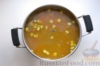 Фото приготовления рецепта: Суп с ветчиной, пшеном, кабачками и сладким перцем - шаг №10