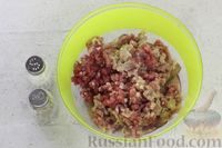 Фото приготовления рецепта: Запеканка с фрикадельками из телятины, цветной капустой, вешенками и помидорами - шаг №4