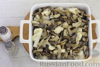 Фото приготовления рецепта: Запеканка с фрикадельками из телятины, цветной капустой, вешенками и помидорами - шаг №9