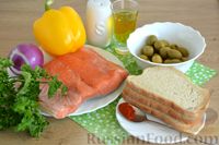 Фото приготовления рецепта: Лосось, запечённый с луком, болгарским перцем, оливками и сухариками - шаг №1