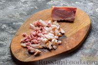 Фото приготовления рецепта: Макароны-ракушки с говяжьим фаршем и беконом, запечённые в томатном соусе - шаг №7