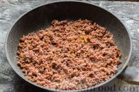 Фото приготовления рецепта: Макароны-ракушки с говяжьим фаршем и беконом, запечённые в томатном соусе - шаг №10