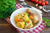 Фото к рецепту: Курица, запечённая с картошкой, молодой капустой и сметаной (в рукаве)